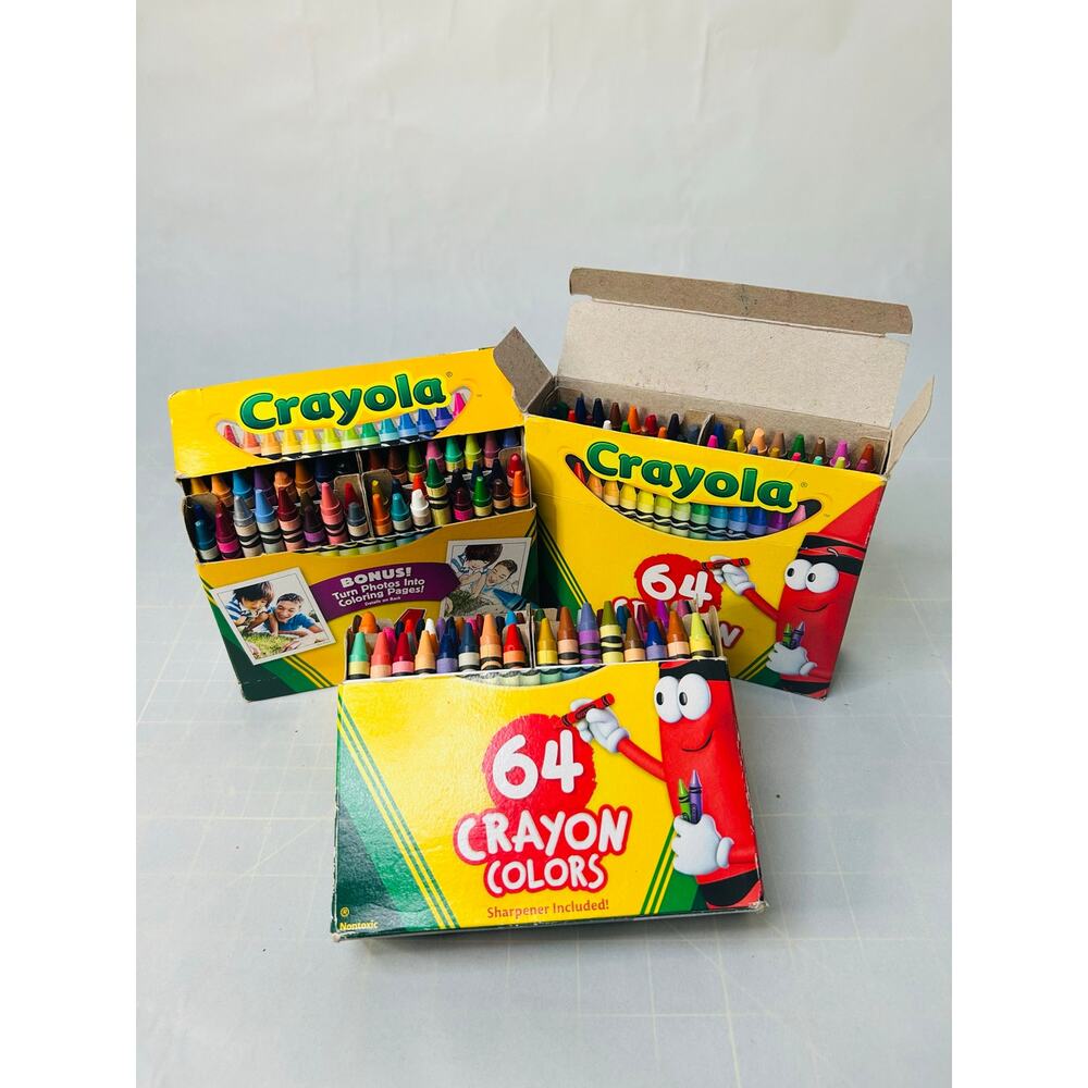 Crayola Standard Size Crayons in Hinged Top Box w/Sharpener, 3 Sets of 64
